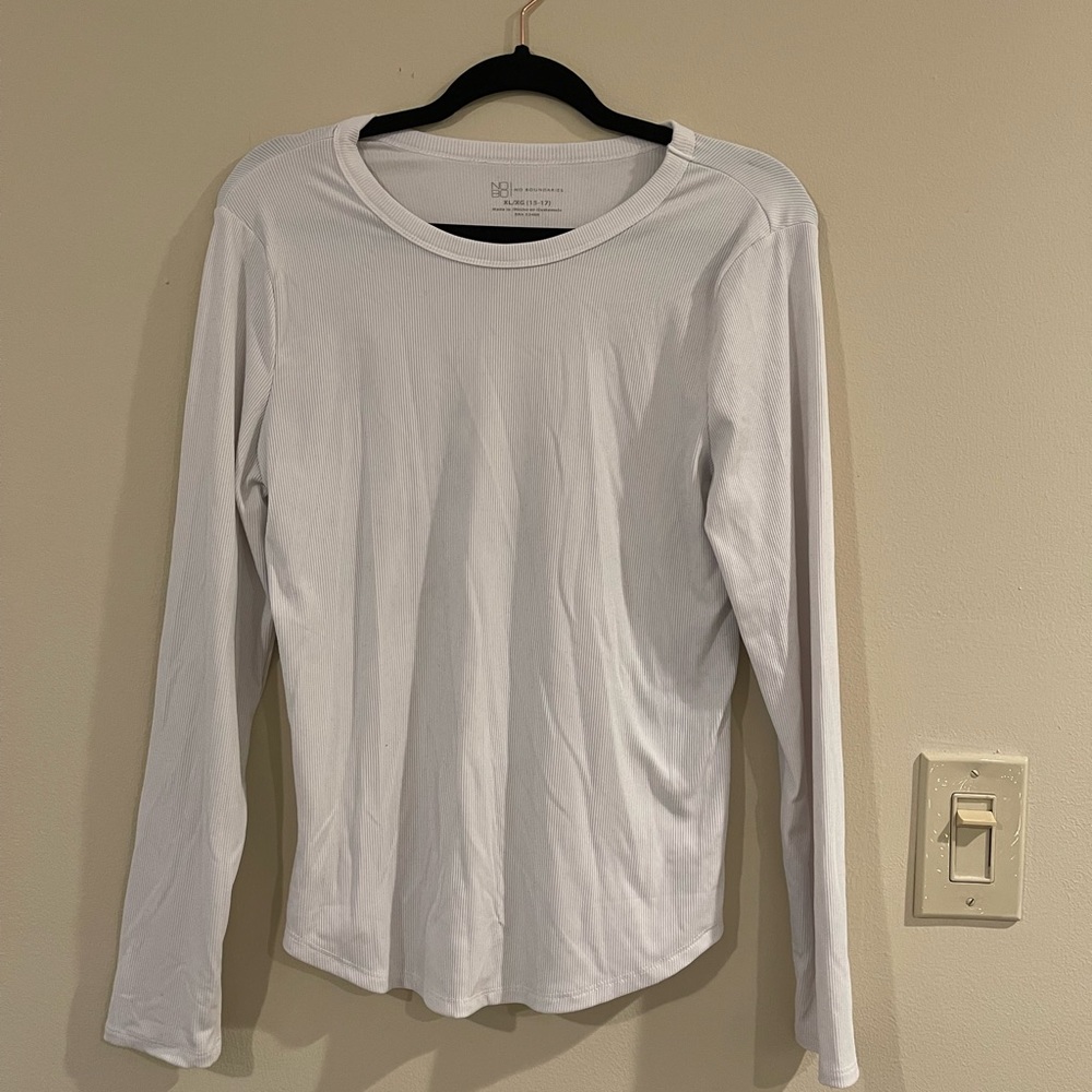 White long sleeve tee